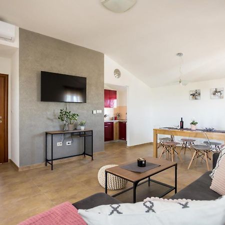Apartmani Beba Omisalj Ngoại thất bức ảnh