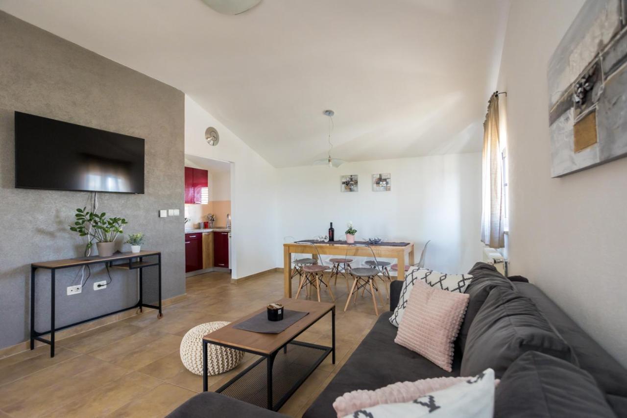Apartmani Beba Omisalj Ngoại thất bức ảnh